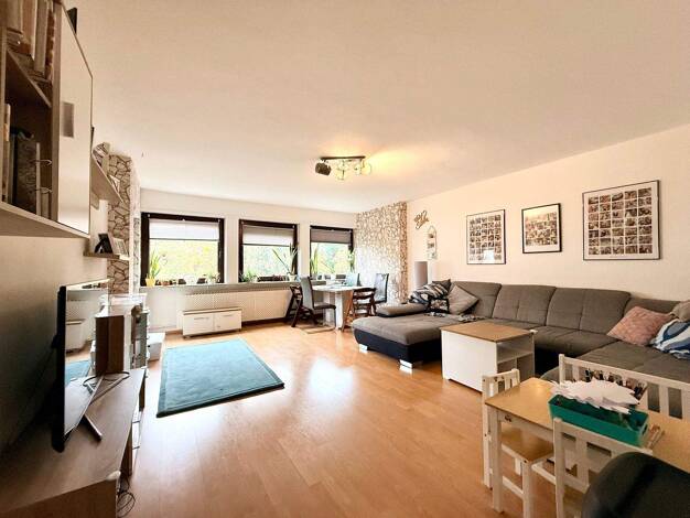 Wohnung zur Miete 950 € 3 Zimmer 102 m² 2. Geschoss frei ab 01.02.2026 Neckarau Mannheim 68199