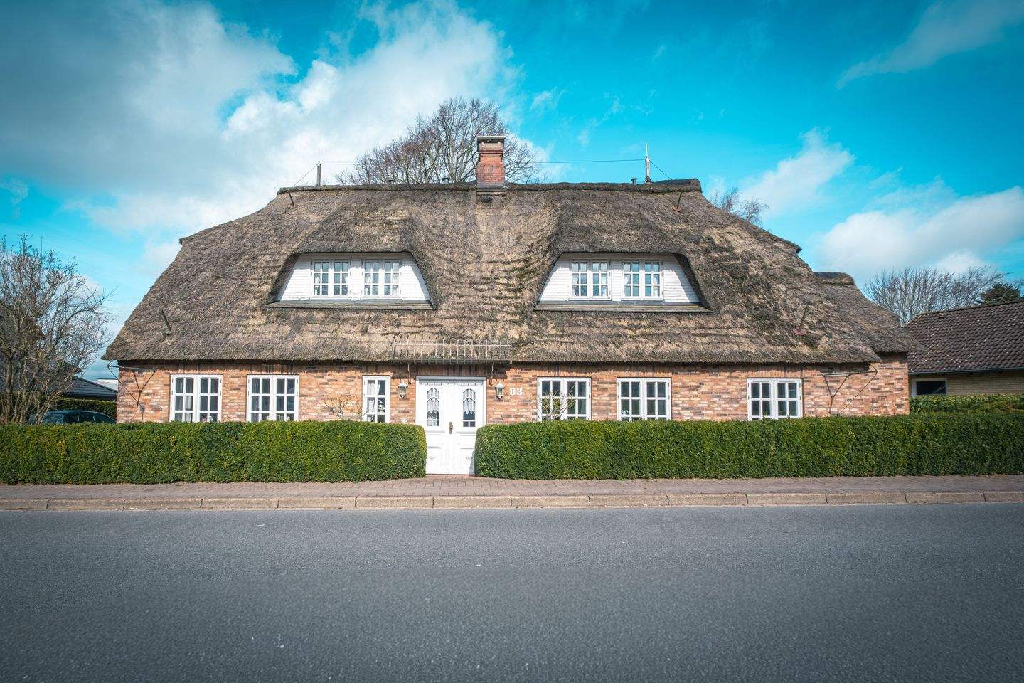 Immobilie in Fahrdorf - Historisches Reetdachhaus an der Schlei - großzügig, saniert und voller Möglichkeiten - Bild 1