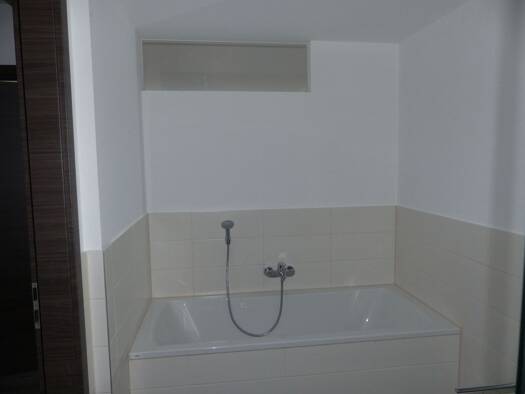 Terrassenwohnung zur Miete 1.050 € 3 Zimmer 90 m² Geschoss EG/2 frei ab 01.03.2026 Innenstadt Erlangen 91054