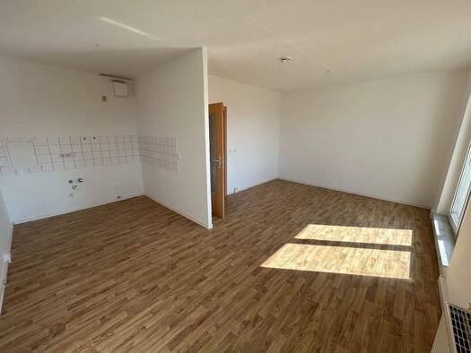 Wohnung zur Miete 394 € 4 Zimmer 65,6 m² 1. Geschoss Straße der Deutschen Einheit 24 Wolmirstedt 39326