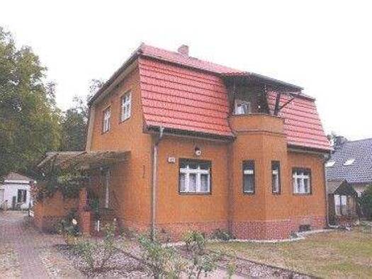 Mehrfamilienhaus zur Miete 2.950 € 8 Zimmer 289 m² 1.991 m² Grundstück frei ab sofort Moselstraße 34 Falkensee 14612