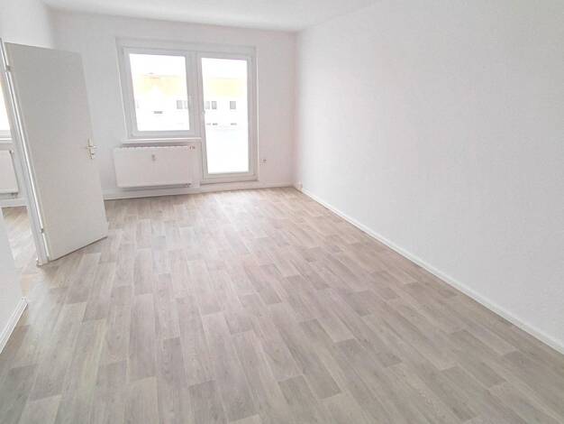 Wohnung zur Miete 425 € 3 Zimmer 68 m² 5. Geschoss frei ab sofort Neue Platekaer Str 6 Borna 04552