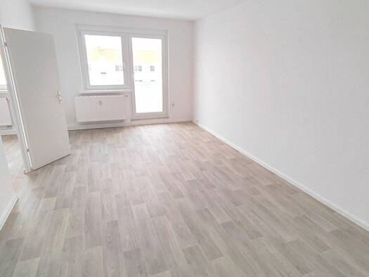Wohnung zur Miete 425 € 3 Zimmer 68 m² 5. Geschoss frei ab sofort Neue Platekaer Straße 6 Borna Borna 04552