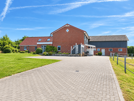 Bauernhaus zum Kauf 1.100.000 € 9 Zimmer 400 m² 14.000 m² Grundstück Warringholz 25560