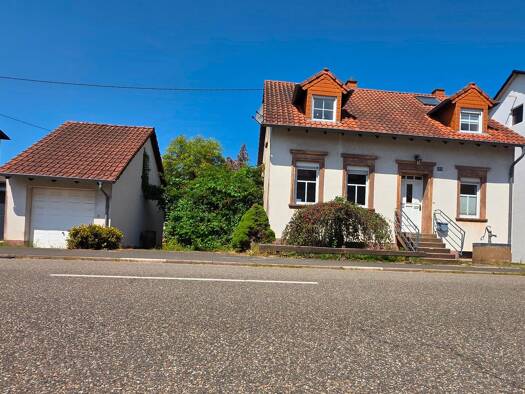Einfamilienhaus zum Kauf 215.000 € 5 Zimmer 146 m² 398 m² Grundstück frei ab sofort Saarstraße 101 Holz Heusweiler 66265