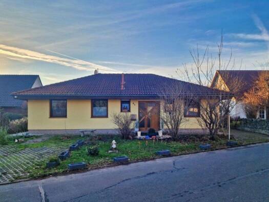 Bungalow zum Kauf 450.000 € 4 Zimmer 115 m² 523 m² Grundstück Taucha 04425