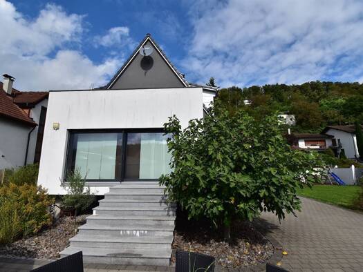 Haus zum Kauf 695.000 € 4,5 Zimmer 174 m² 704 m² Grundstück frei ab sofort Tiengen Waldshut-Tiengen 79761