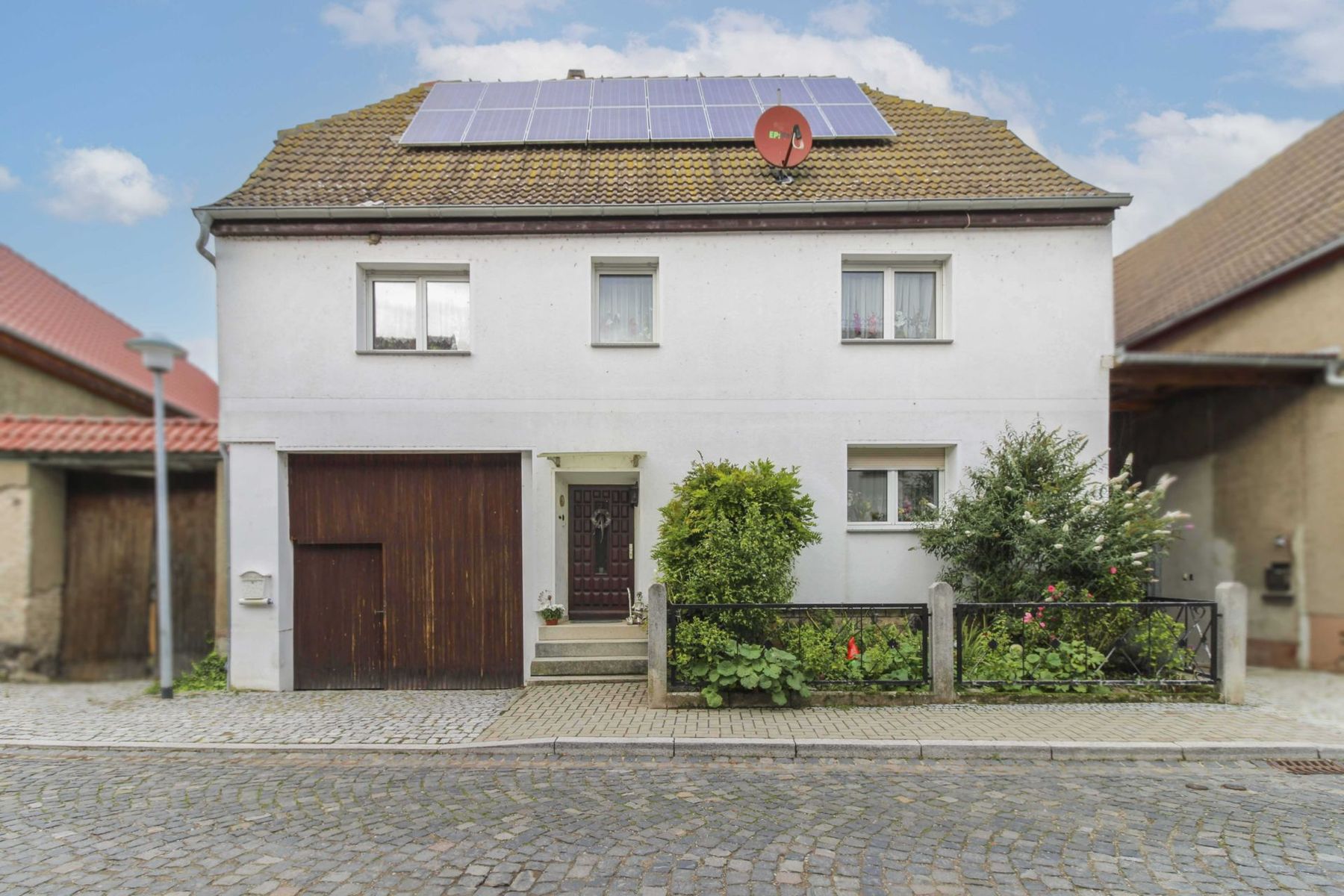 Reihenmittelhaus zum Kauf 79.000 € 5 Zimmer 158 m²<br/>Wohnfläche 2.254 m²<br/>Grundstück Buttstädt 99628