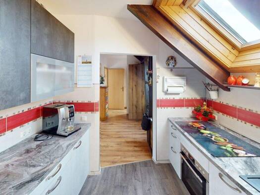 Wohnung zur Versteigerung 99.900 € 3 Zimmer frei ab 01.05.2026 Saalfeld Saalfeld/Saale 07318