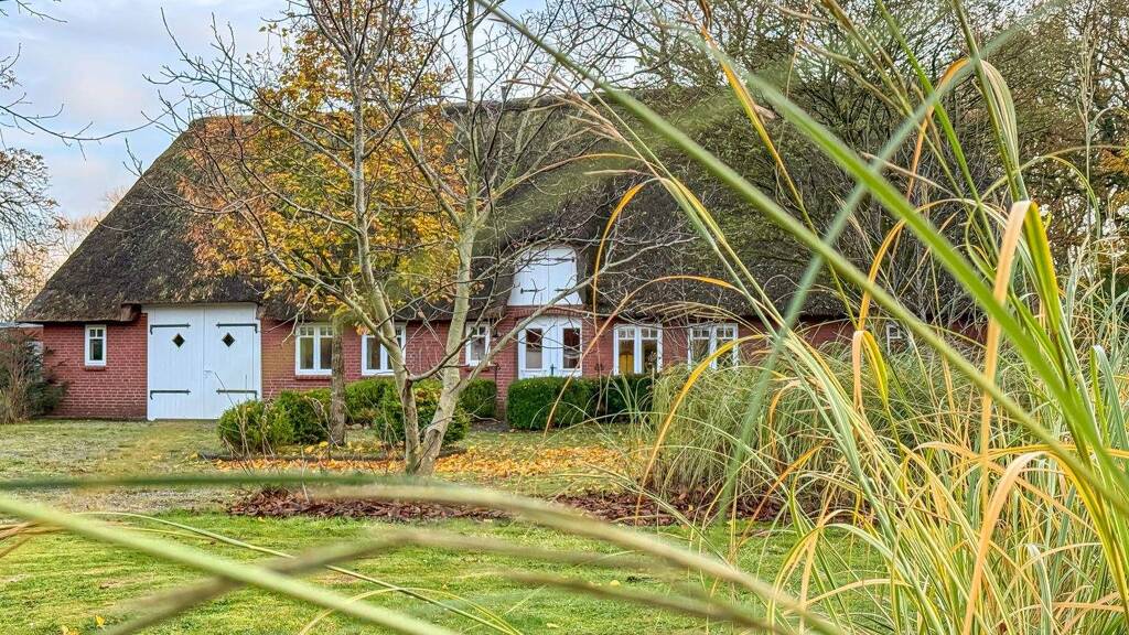 Haus zum Kauf 790.000 € 3.167 m² Grundstück Langenhorn 25842