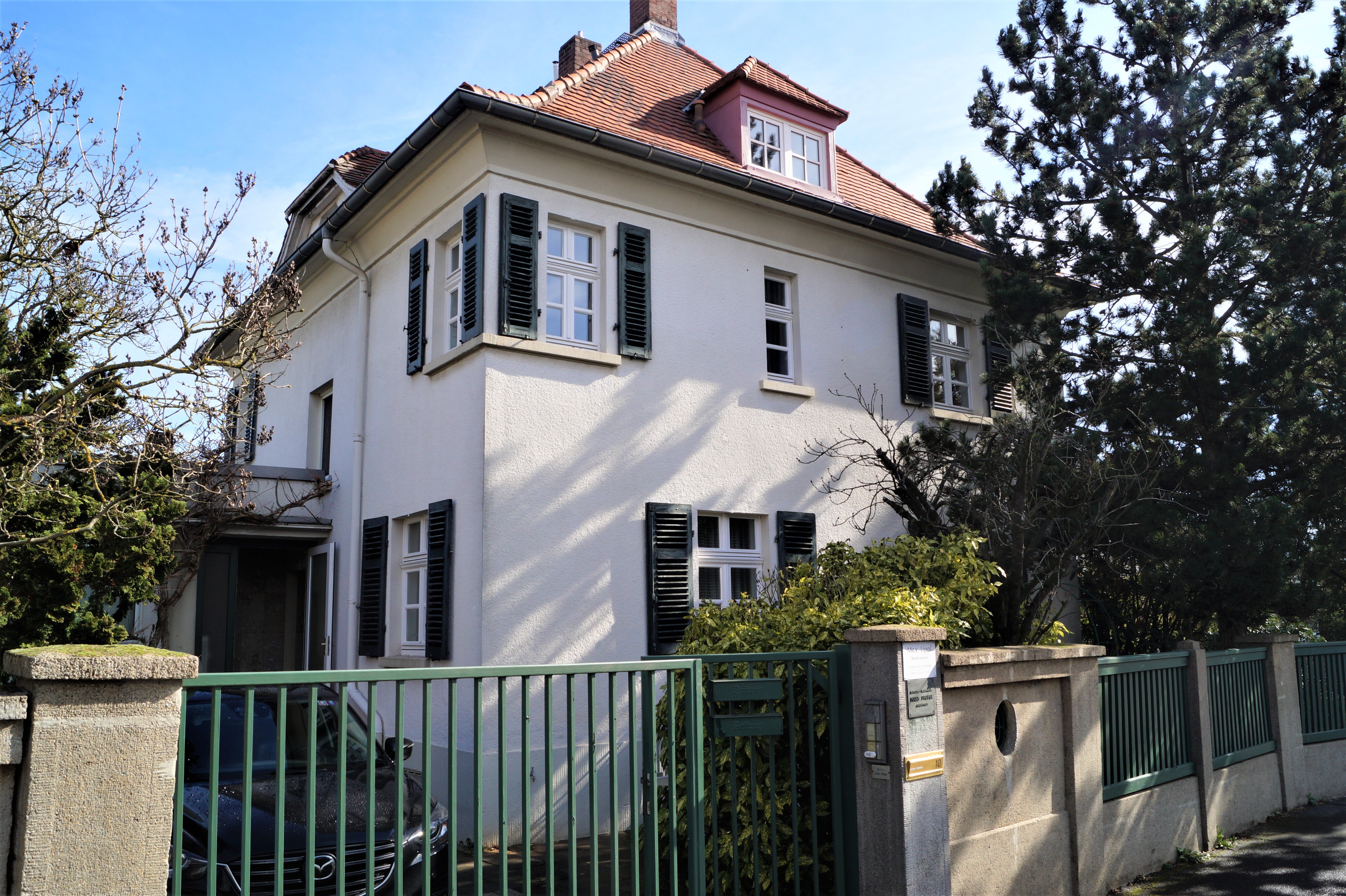 Mehrfamilienhaus zum Kauf 775.000 € 12 Zimmer 187 m²<br/>Wohnfläche 820 m²<br/>Grundstück Innenstadt Rüsselsheim 65428