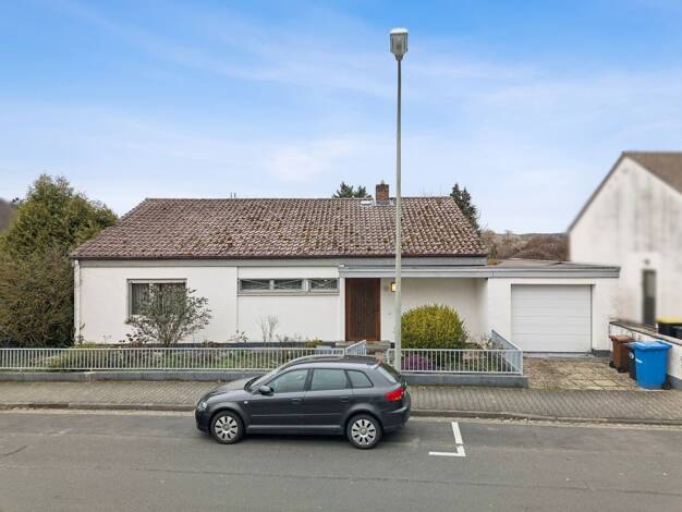 Einfamilienhaus zum Kauf 449.000 € 4 Zimmer 121 m² 1.498 m² Grundstück Limburg Limburg 65549