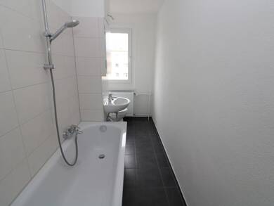 Wohnung zur Miete 439 € 3 Zimmer 63,4 m² 4. Geschoss Tschaikowskistraße 28 Freiberg Freiberg 09599