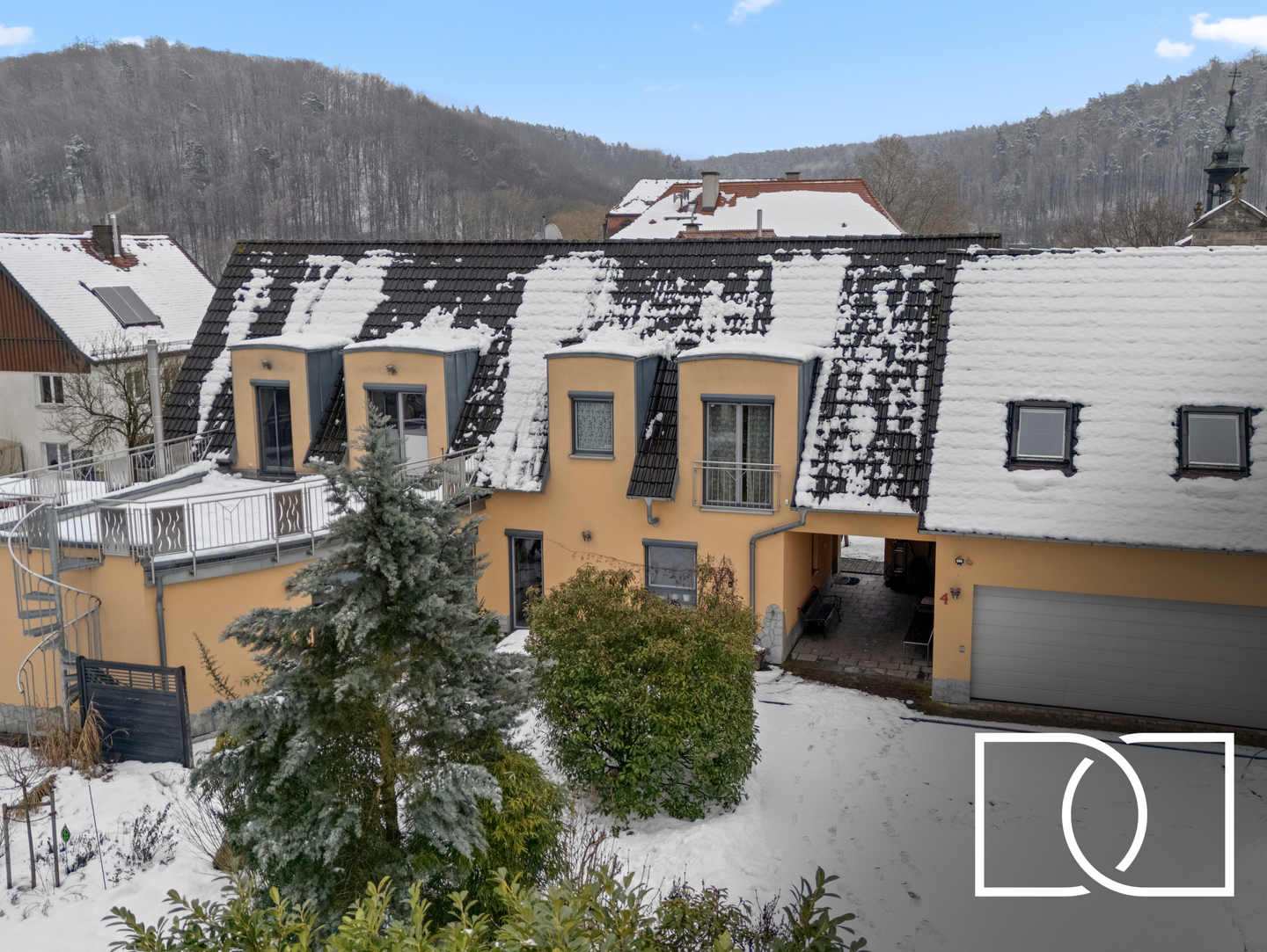 Immobilie in Ebelsbach - Exklusives Einfamilienhaus! Stilvolles Anwesen in ruhiger Lage mit großem Grundstück - Bild 0