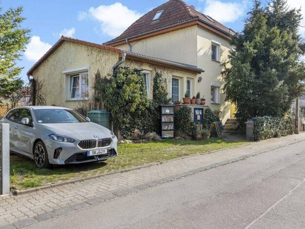 Doppelhaushälfte zum Kauf 345.000 € 5 Zimmer 125 m² 338 m² Grundstück Damaschkestraße Halle 06130