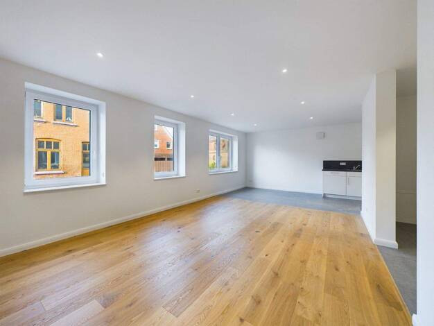 Wohnung zur Miete 1.180 € 2 Zimmer 75 m² frei ab 01.05.2026 Nordhusumer Straße 85 Husum 25813