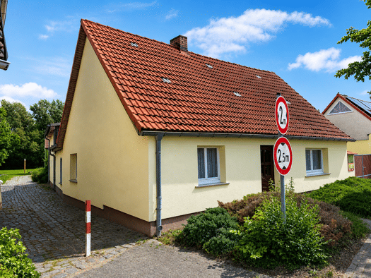 Einfamilienhaus zum Kauf 210.000 € 5 Zimmer 111 m² 892 m² Grundstück frei ab 01.11.2026 Wesenberg Wesenberg 17255