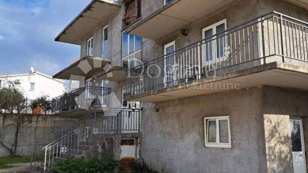 Haus zum Kauf 8 Zimmer 760 m² Okrug