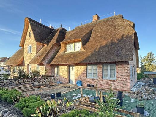 Doppelhaushälfte zum Kauf - Erstbezug 3.690.000 € 7 Zimmer 183 m² 395 m² Grundstück Wenningstedt 25996