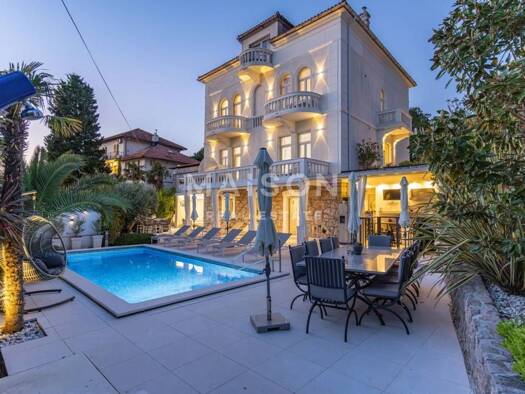 Haus zum Kauf 16 Zimmer 505 m² Crikvenica Centar