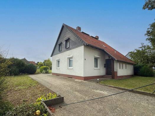 Einfamilienhaus zum Kauf 240.000 € 5 Zimmer 114,8 m² 1.250 m² Grundstück Königslutter 38154
