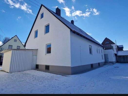 Einfamilienhaus zum Kauf 9,5 Zimmer 195 m² 864 m² Grundstück frei ab sofort Biberbach 86485