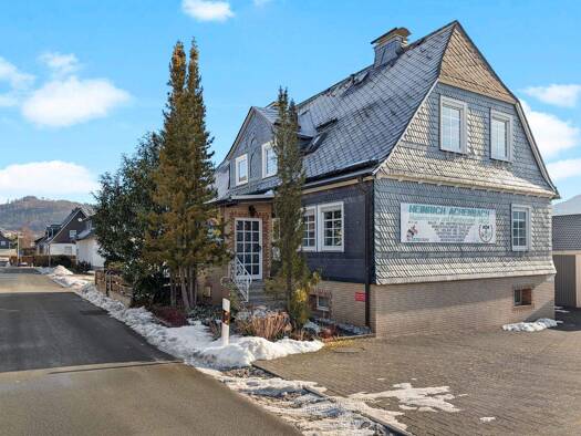 Doppelhaushälfte zum Kauf 229.000 € 4 Zimmer 91,2 m² 923 m² Grundstück Bad Laasphe Bad Laasphe 57334