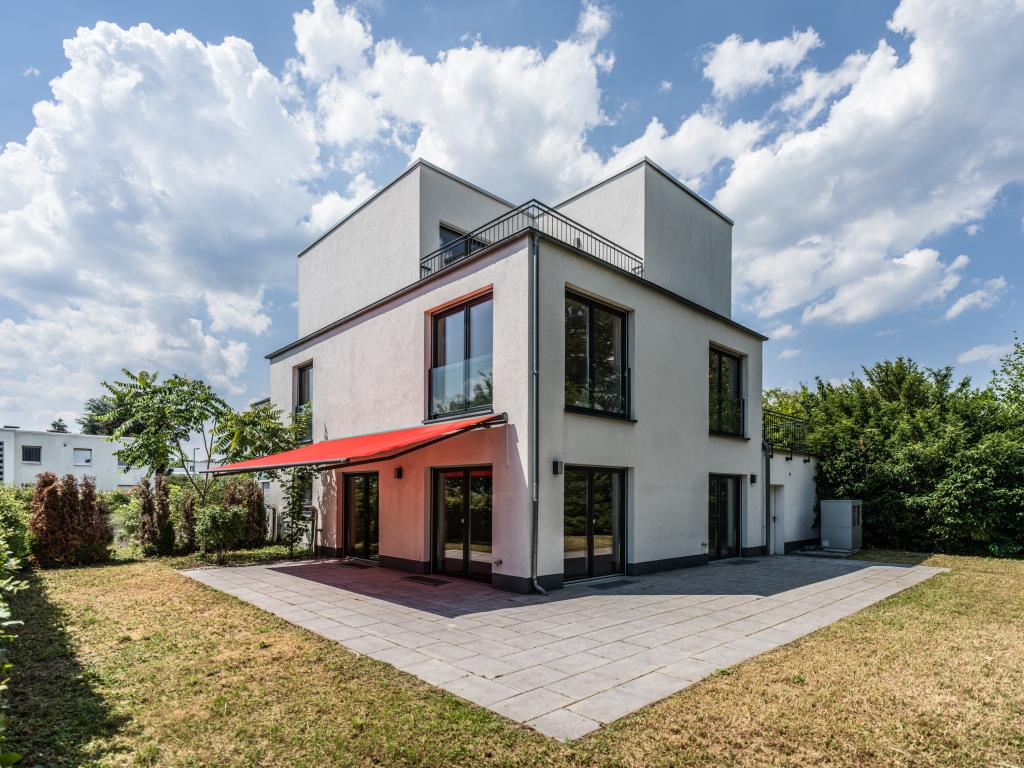 Doppelhaushälfte zum Kauf 2.135.000 € 7 Zimmer 235 m²<br/>Wohnfläche 492,5 m²<br/>Grundstück Komponistenviertel Wiesbaden 65193