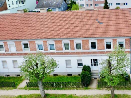 Mehrfamilienhaus zum Kauf provisionsfrei als Kapitalanlage geeignet 295.000 € 13 Zimmer 319 m² 724 m² Grundstück Perleberg Perleberg 19348