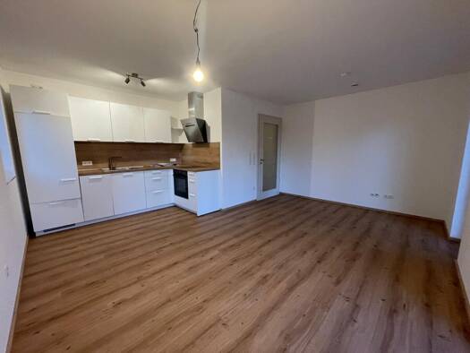 Wohnung zur Miete 1.240 € 3 Zimmer 88,4 m² Berg Landshut 84036