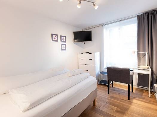 Wohnung zur Miete Wohnen auf Zeit 1.050 € 1 Zimmer 23 m² frei ab sofort Roter Graben 13 Marburg 35037