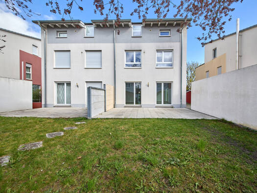 Doppelhaushälfte zur Miete 3.199 € 4,5 Zimmer 165 m² 250 m² Grundstück frei ab sofort Erbenheim Wiesbaden / Erbenheim 65205