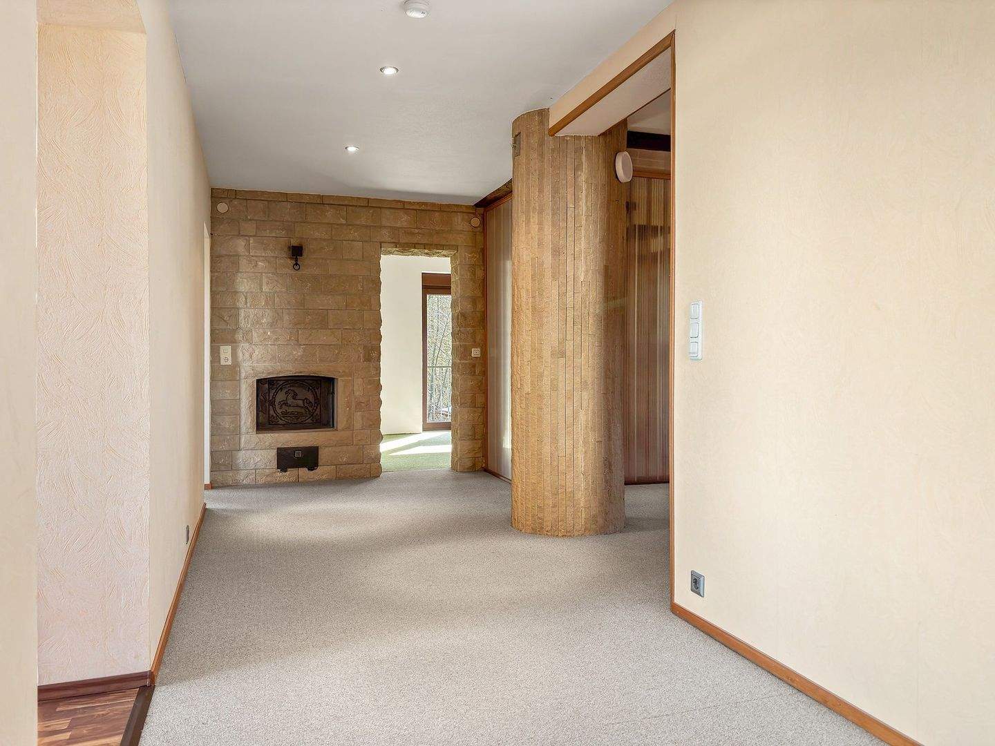 Immobilie in Hessisch Oldendorf - Idyllisch wohnen am Waldrand - viel Platz und Natur direkt vor der Tür - Bild 3