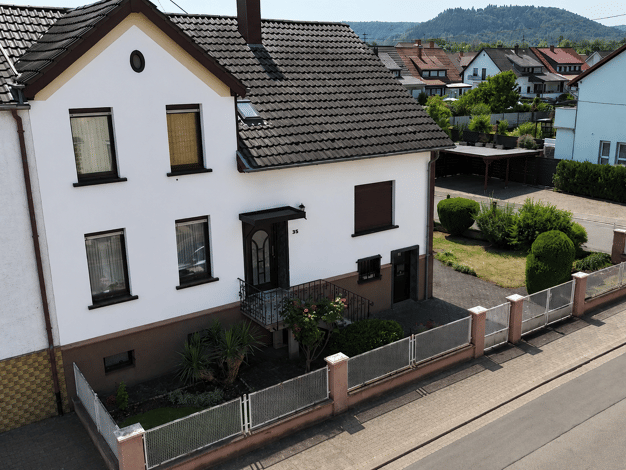 Haus zum Kauf 225.000 € 6 Zimmer 125 m² 709 m² Grundstück Neustraße 25 Rehlingen Rehlingen-Siersburg 66780