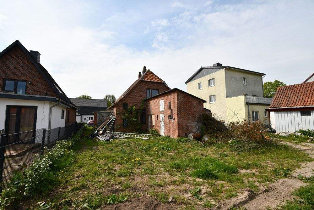 Immobilie in Bornhöved - Sanierungsbedürftiger Altbau, Einfamilienhaus in Bornhöved - Bild 2