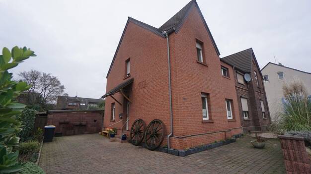 Doppelhaushälfte zum Kauf 349.000 € 5 Zimmer 140 m² 700 m² Grundstück Hochheide Duisburg 47198