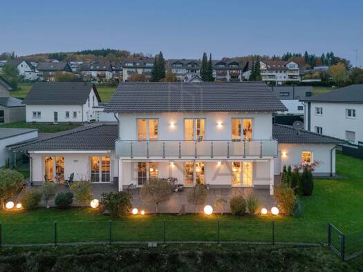 Villa zum Kauf 799.000 € 8 Zimmer 267,4 m² 1.030 m² Grundstück Neuenrade Neuenrade 58809
