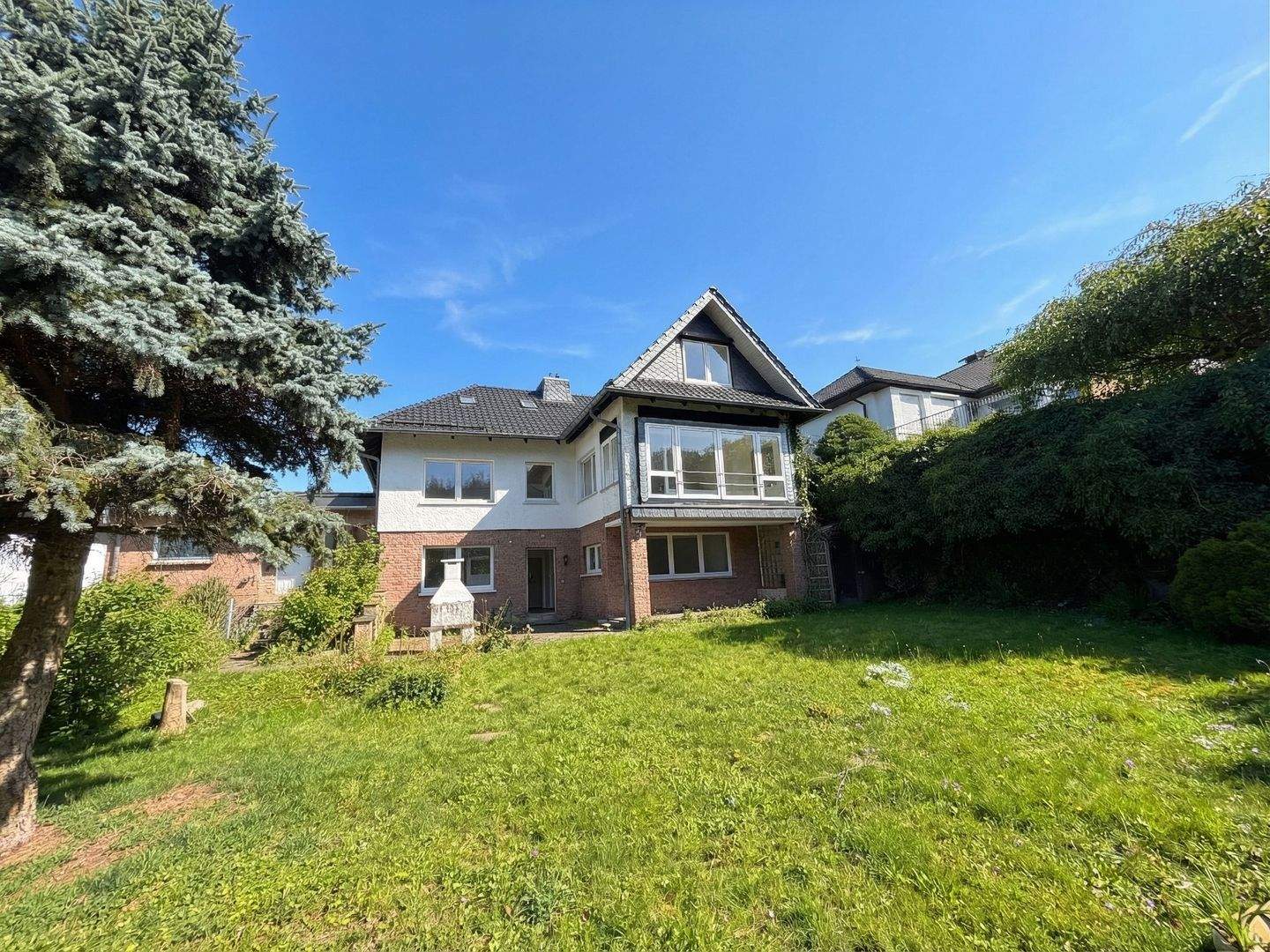 Immobilie in Bad Tabarz - Traumhaus im Bungalowstil mit Inselsberg-Blick in Bestlage von Bad Tabarz - Bild 1