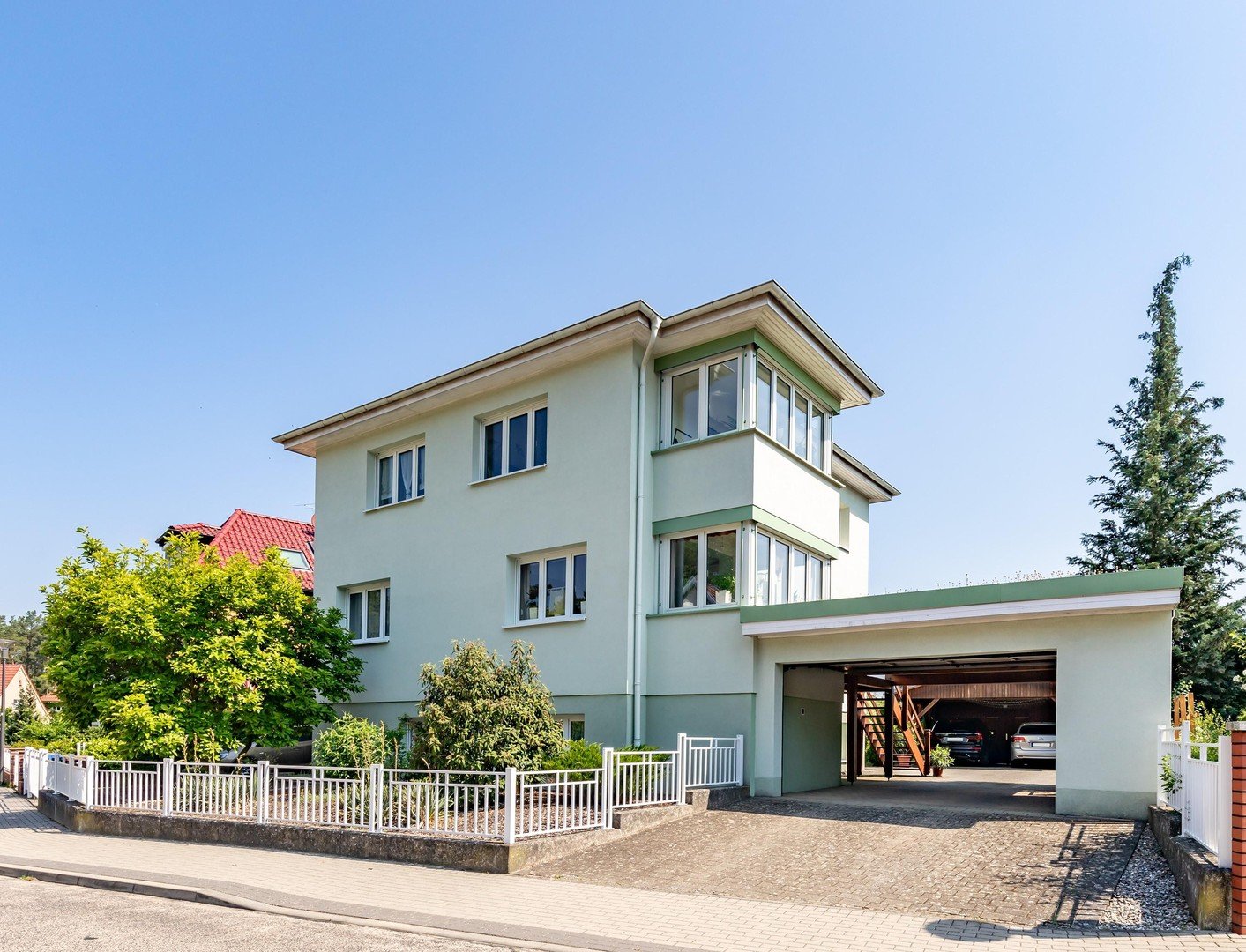 Einfamilienhaus zum Kauf provisionsfrei 693.000 € 9 Zimmer 216 m²<br/>Wohnfläche 794 m²<br/>Grundstück 01.10.2024<br/>Verfügbarkeit Westend Eberswalde 16225