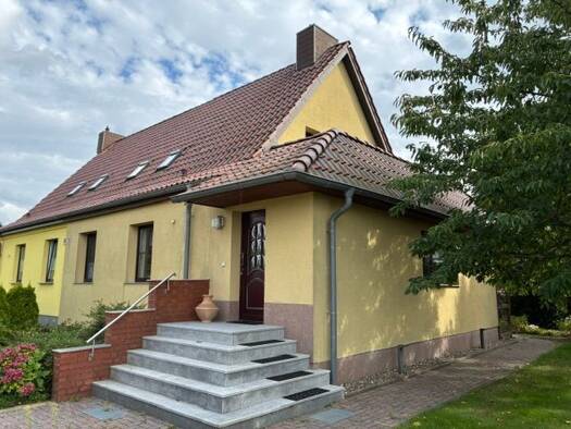 Doppelhaushälfte zum Kauf 149.000 € 3 Zimmer 98,6 m² 1.106 m² Grundstück Zittow Leezen 19067