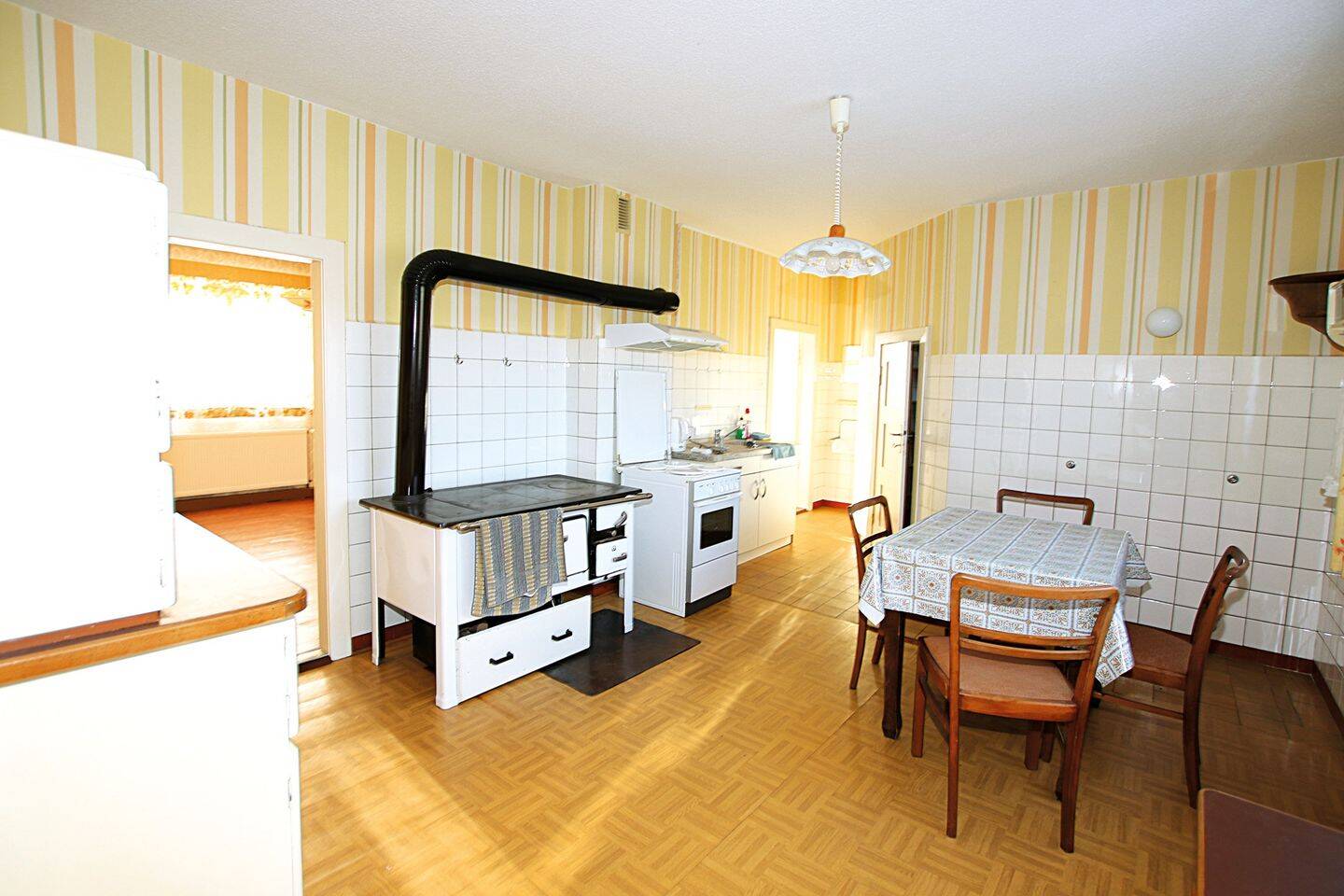 Immobilie in Bentzin - Einfamilienhaus mit Scheune und Nebengebäuden - Bild 4