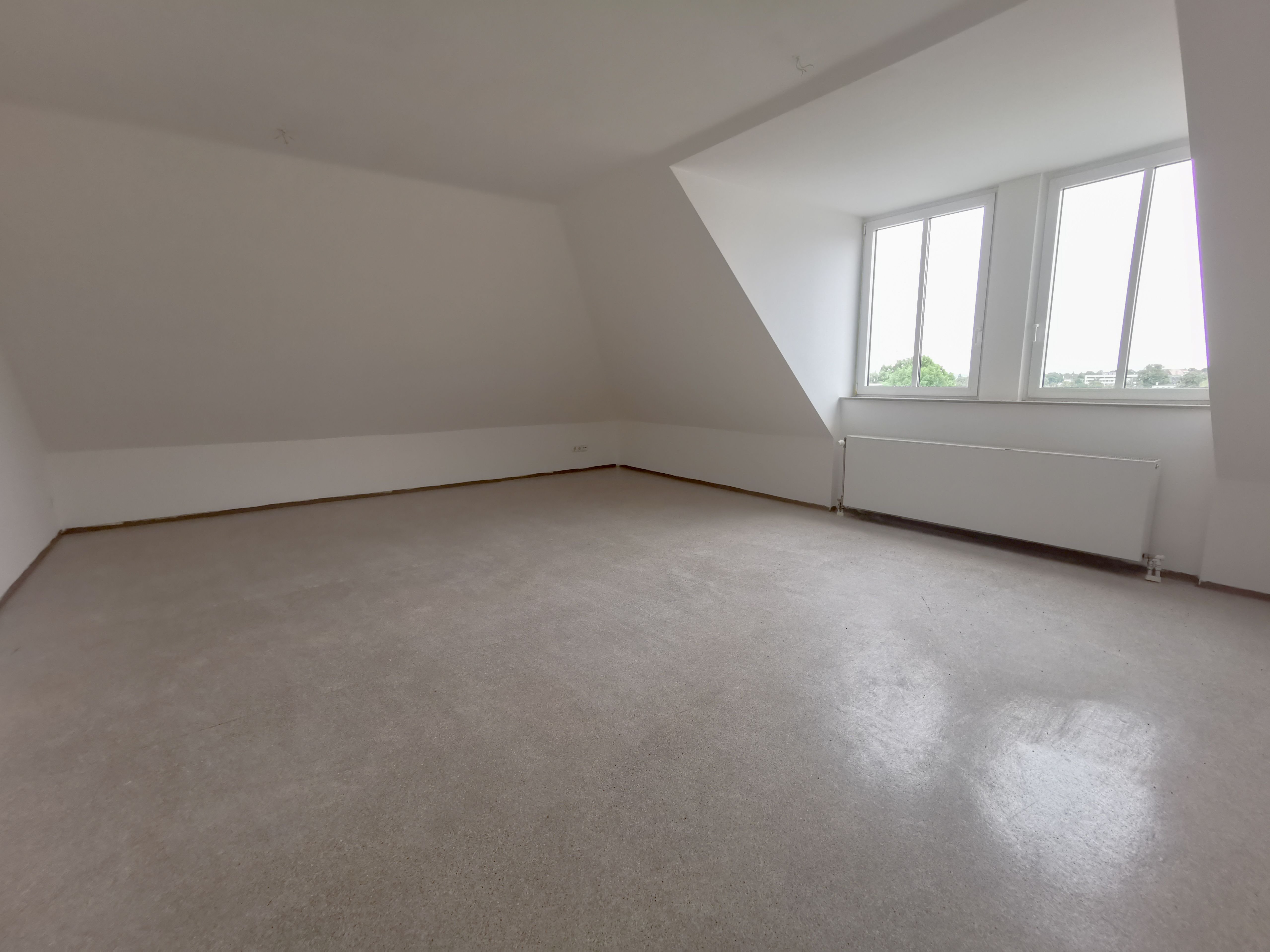 Apartment zur Miete 335,15 € 2 Zimmer 67 m²<br/>Wohnfläche 3.<br/>Geschoss ab sofort<br/>Verfügbarkeit Schulstraße 38 Hohenstein-Ernstthal Hohenstein-Ernstthal 09337