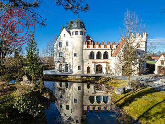 Schloss zum Kauf 1.980.000 € 10 Zimmer 575 m² 7.000 m² Grundstück Überackern 5123
