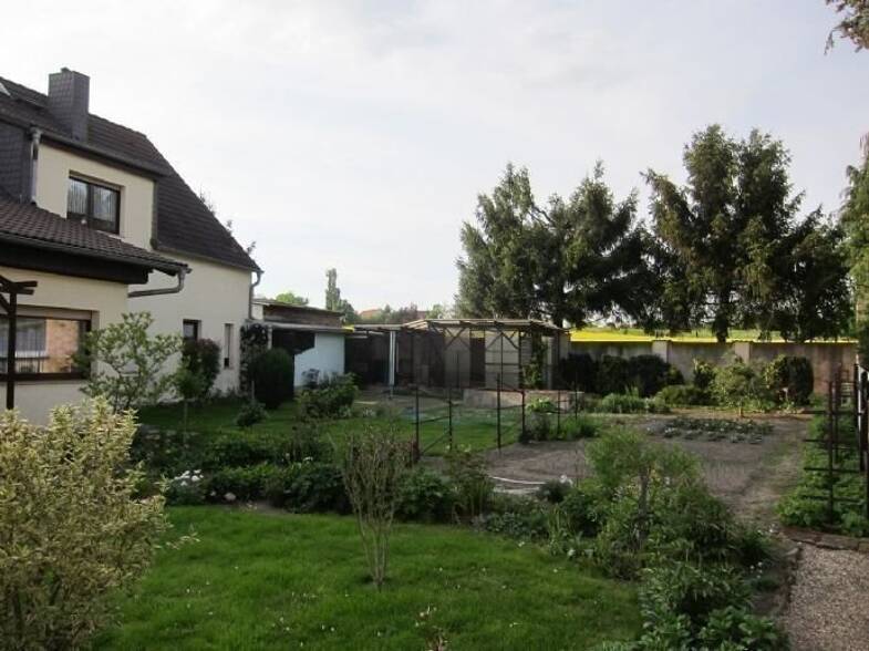 Wohnung zur Miete 650 € 3 Zimmer 90 m² Dachgeschoss, 1. Geschoss Hallesche Straße 9 Lieskau Salzatal 06198