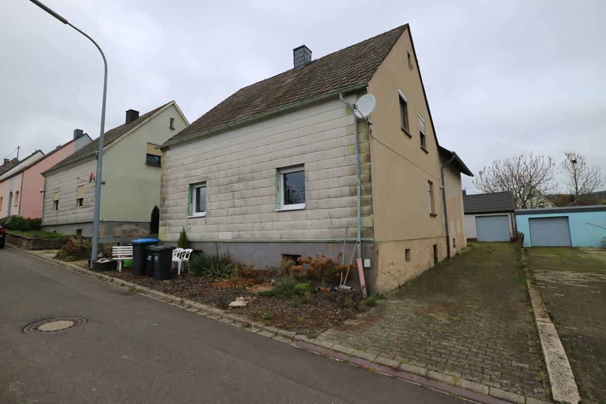 Einfamilienhaus zum Kauf 99.000 € 6 Zimmer 130 m²<br/>Wohnfläche 675 m²<br/>Grundstück Reinsfeld 54421