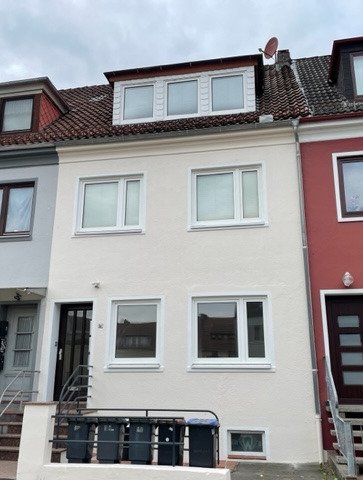 Mehrfamilienhaus zum Kauf 399.000 € 6 Zimmer 146 m²<br/>Wohnfläche 110 m²<br/>Grundstück Huder Str. 1c Woltmershausen Bremen 28197