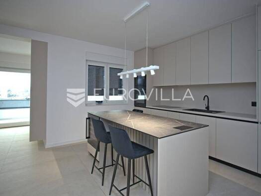 Wohnung zur Miete 1.250 € 3 Zimmer 86 m² 2. Geschoss Retfala Industrijska cetvrt, Retfala, Josipovac
