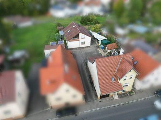 Einfamilienhaus zum Kauf 410.000 € 8 Zimmer 178,7 m² 1.478 m² Grundstück Dettingen an der Erms 72581