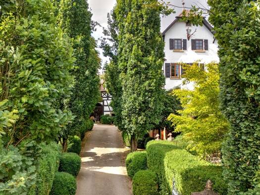 Herrenhaus zum Kauf 1.590.000 € 10 Zimmer 253 m² 4.717 m² Grundstück Haslach Herrenberg 71083