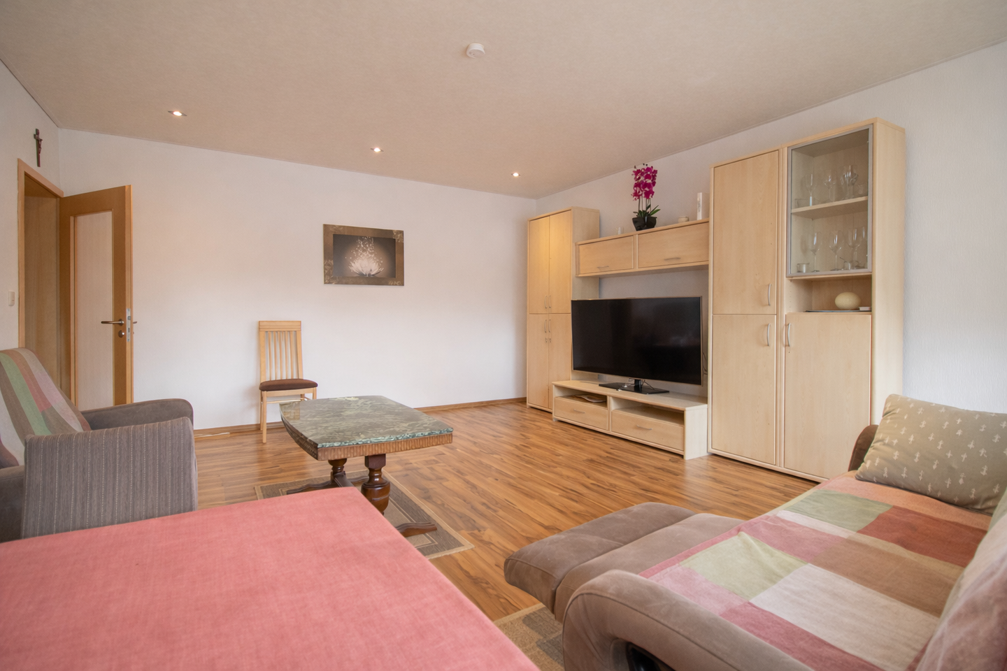 Immobilie in Babenhausen - Attraktive 3-Zimmer-Erdgeschosswohnung mit Balkon und Tiefgaragenstellplatz - Bild 1